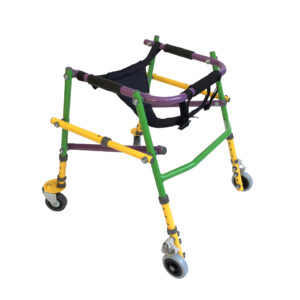 AP29 | Andador posterior plegable anti retroceso y 4 ruedas (2 giratorias) mediano